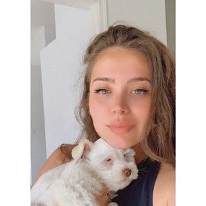 Meet your Posher, Valentina